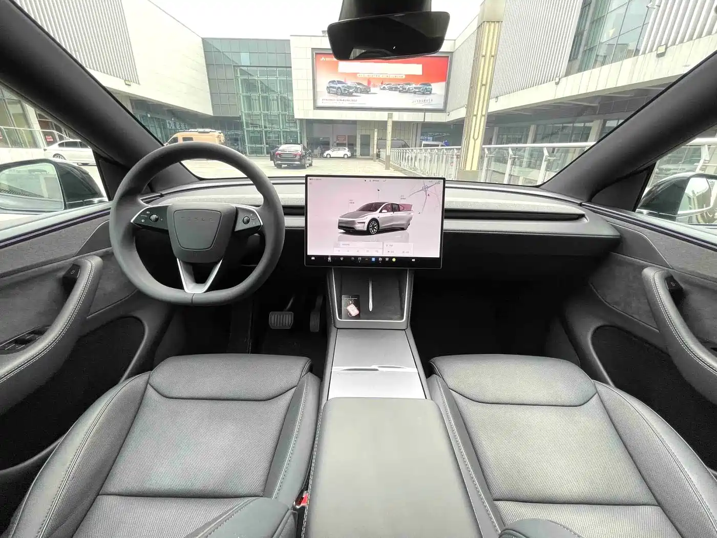 Tesla Model Y 2025 Long Range All-Wheel Drive фото 4
