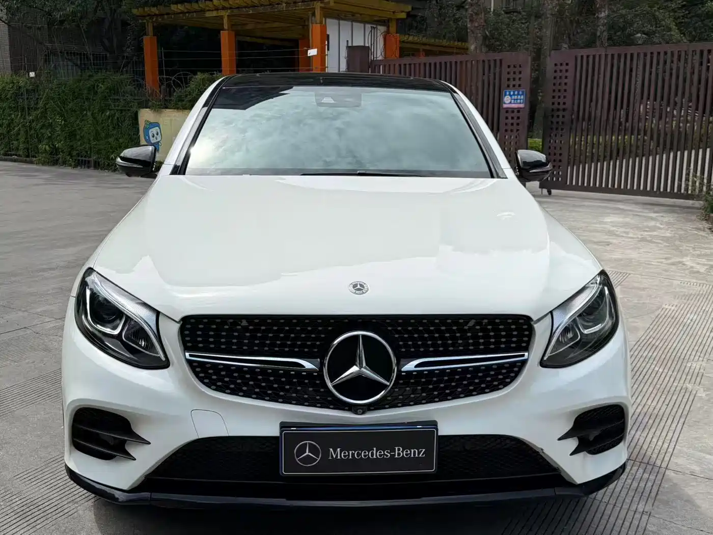 Mercedes-Benz GLC Coupe 2018 GLC 260 4MATIC Coupe SUV фото 32