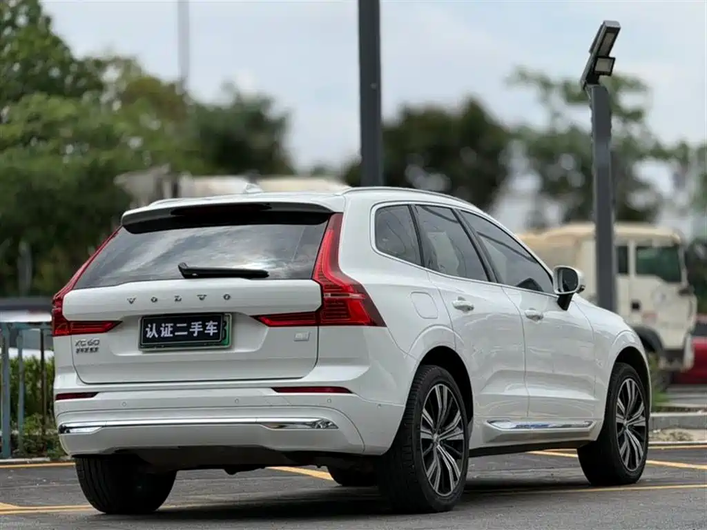 Volvo XC60 Plug-in Hybrid 2023 T8 Plug-in Hybrid Long Range AWD Smart Elegance Luxury фото 4