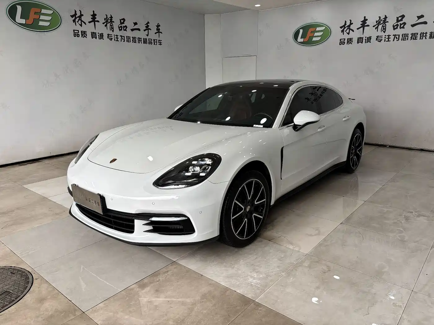 PORSCHE PANAMERA