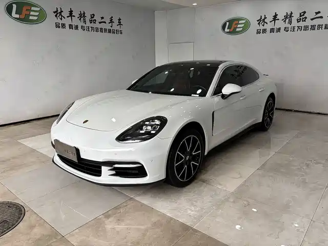 PORSCHE PANAMERA