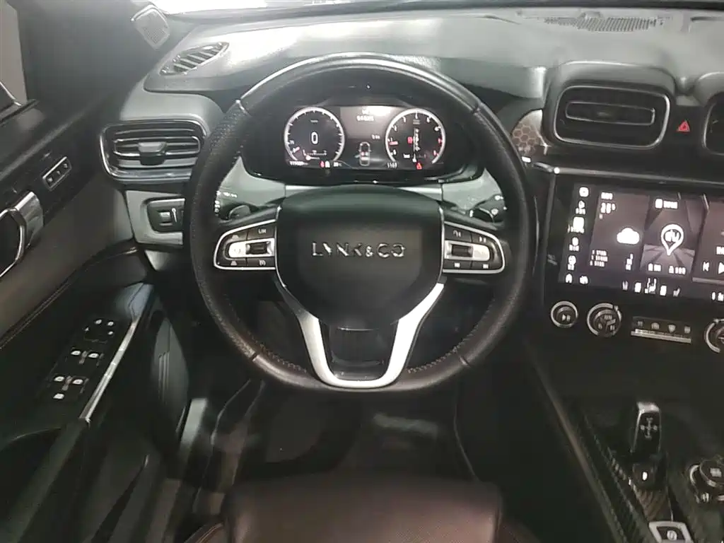 Lynk & Co 03 2019 2.0TD Auto Power Pro Version фото 11