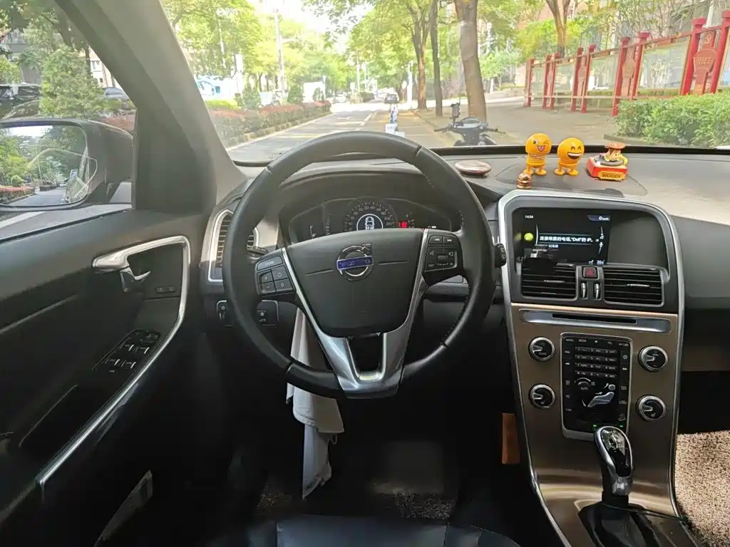 Volvo XC60 2016 2017 T5 AWD Smart Advance