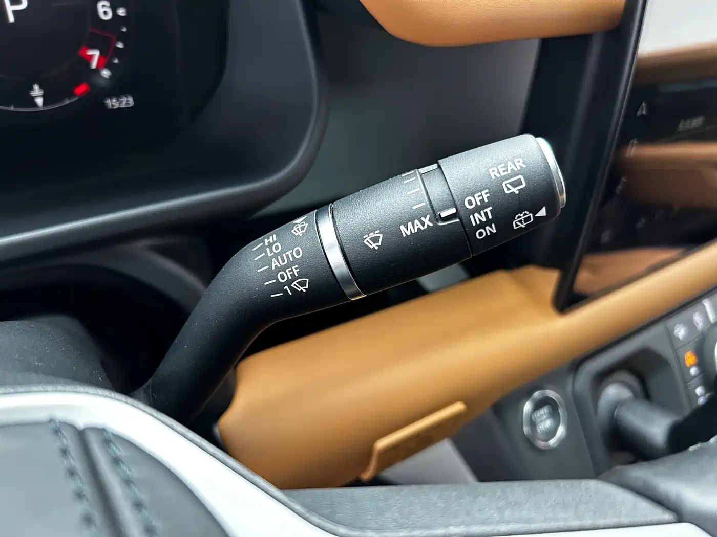 Land Rover Defender 2024 110 3.0T P400 X-DYNAMIC HSE фото 9