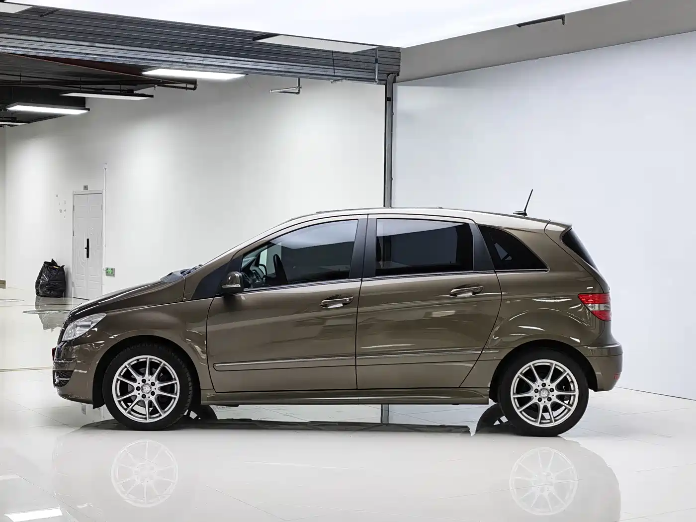 Mercedes-Benz B-Class 2011 2009 B 200 Fashion