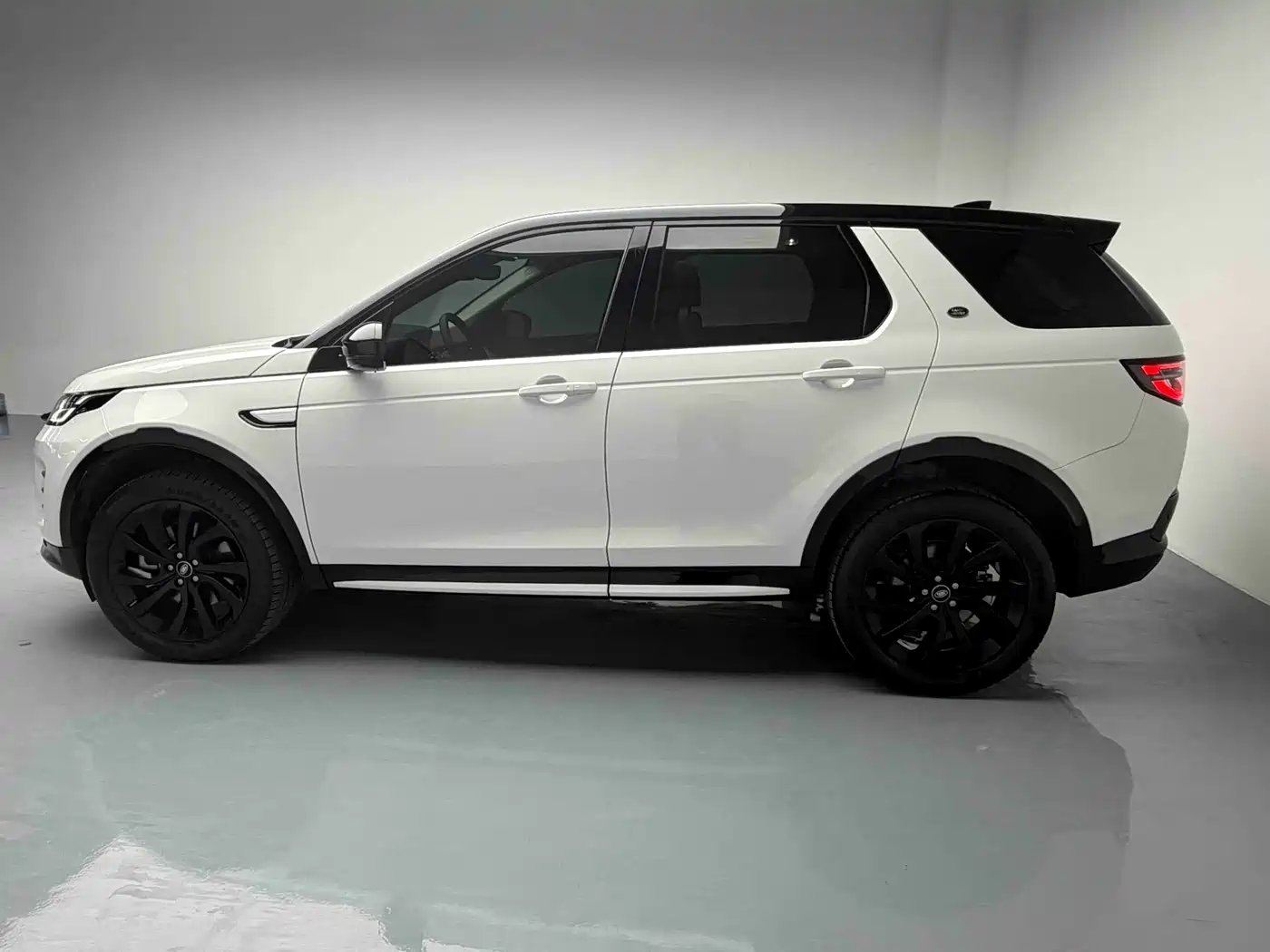LAND ROVER DISCOVER SPORTS