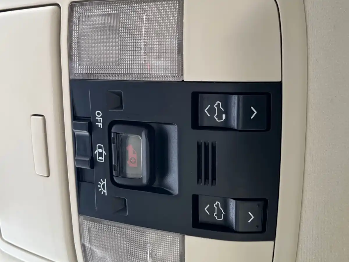 Фото 24 - Lexus GX