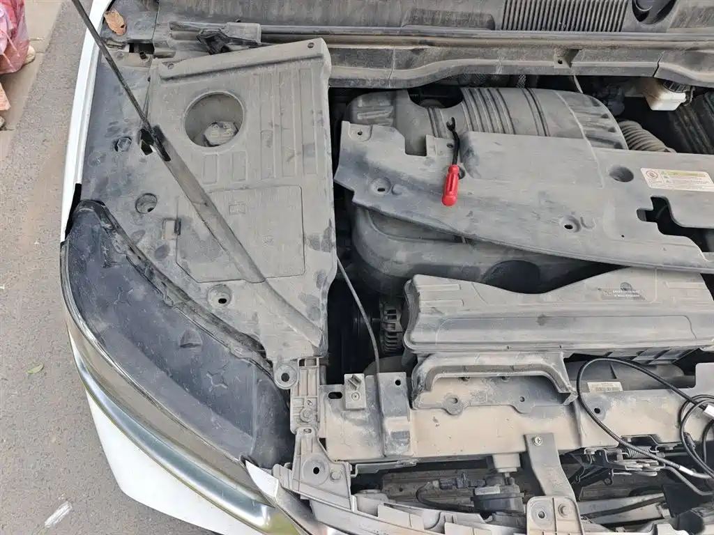 Фото 21 - Geely Coolray