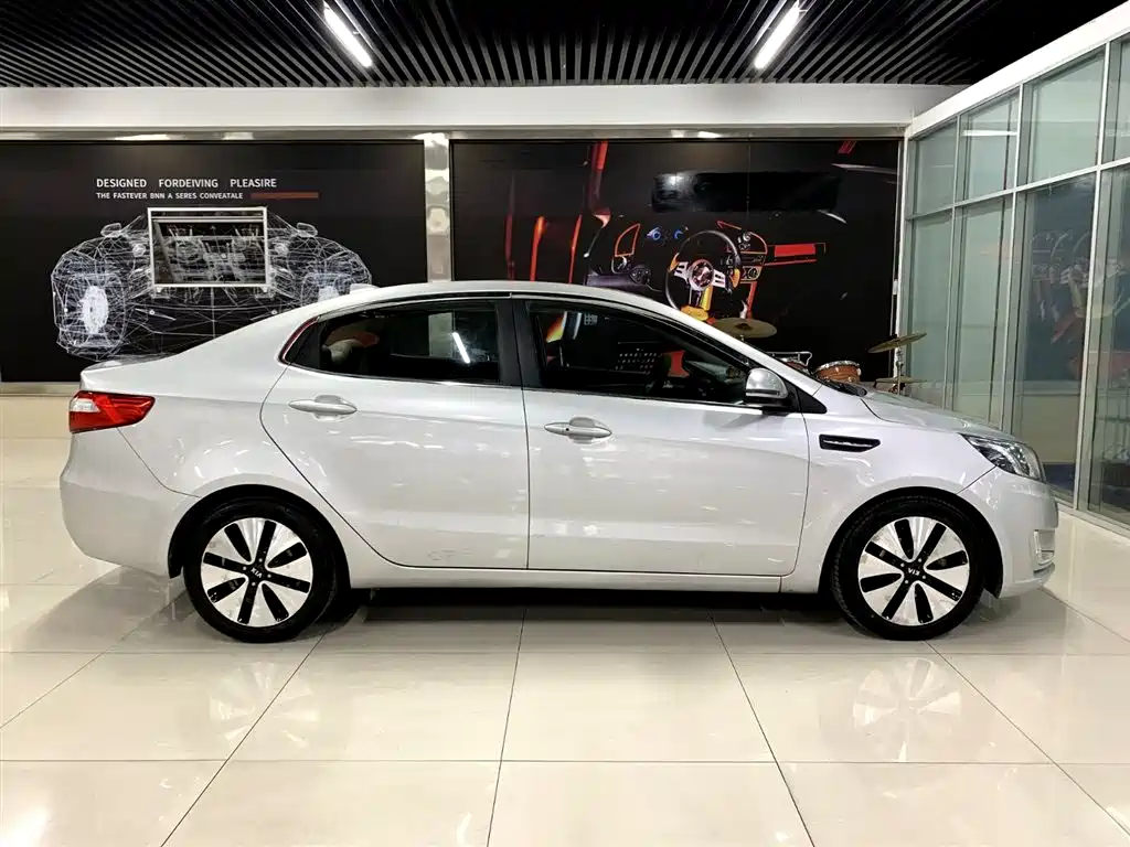 Kia K2 2012 Sedan 1.6L AT Premium Commemorative Edition фото 4