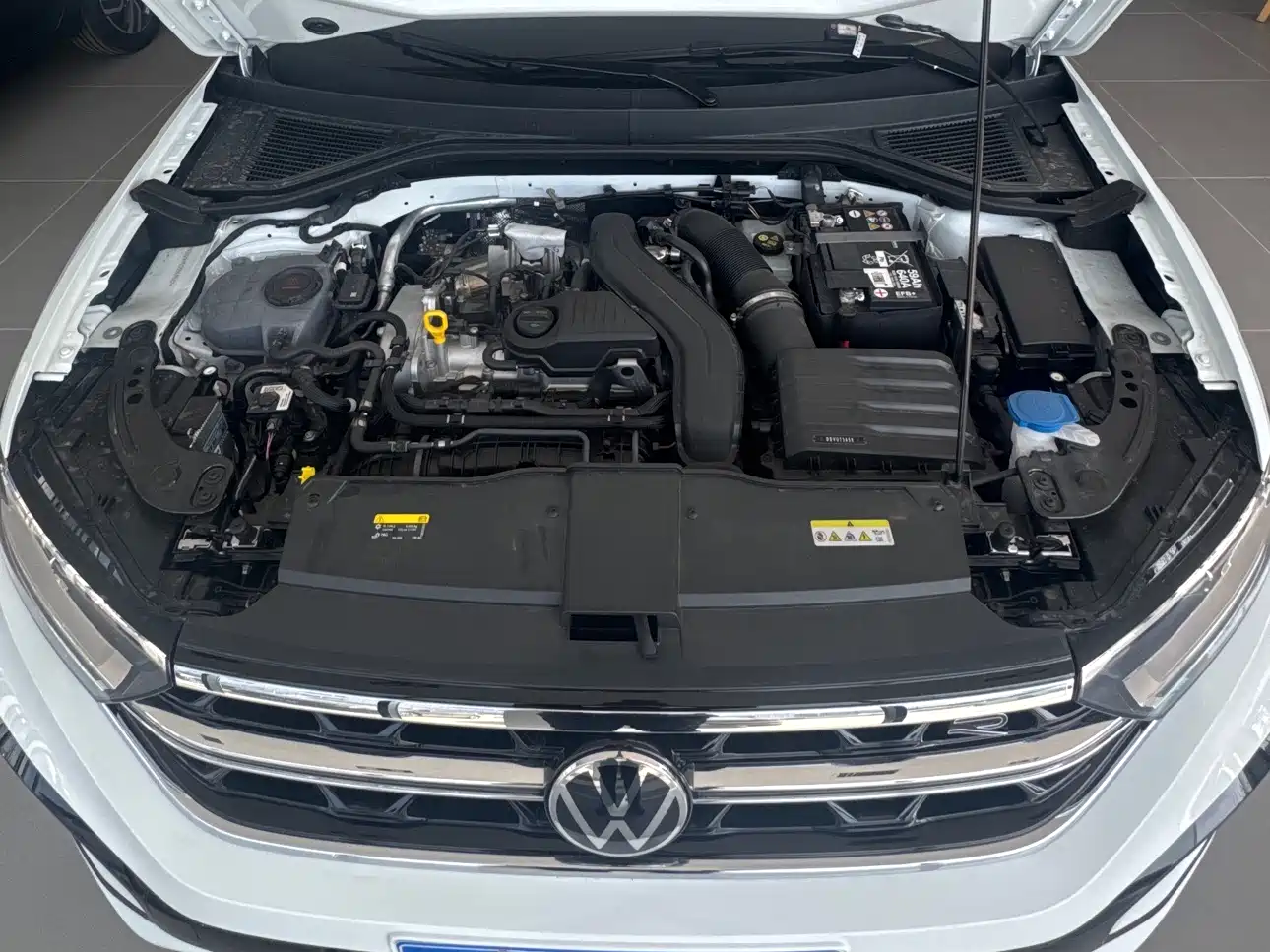 VOLKSWAGEN T-ROC EXPLORING SONGS