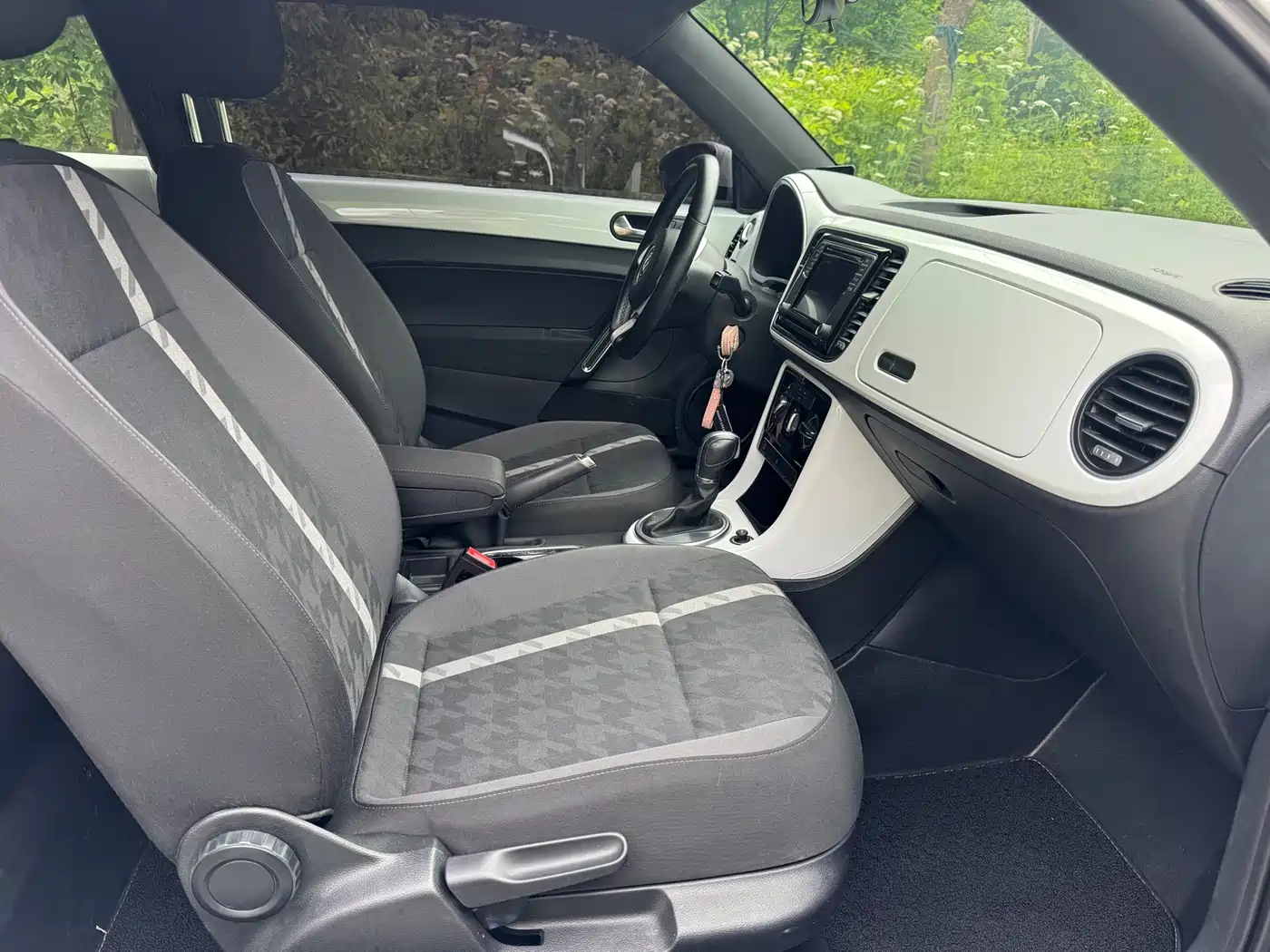 Volkswagen Beetle 2019 180TSI Collector's Edition фото 11