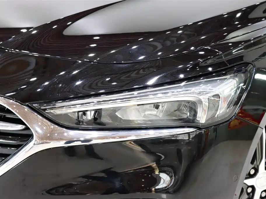 Buick LaCrosse 2019 28T Premium Model фото 18