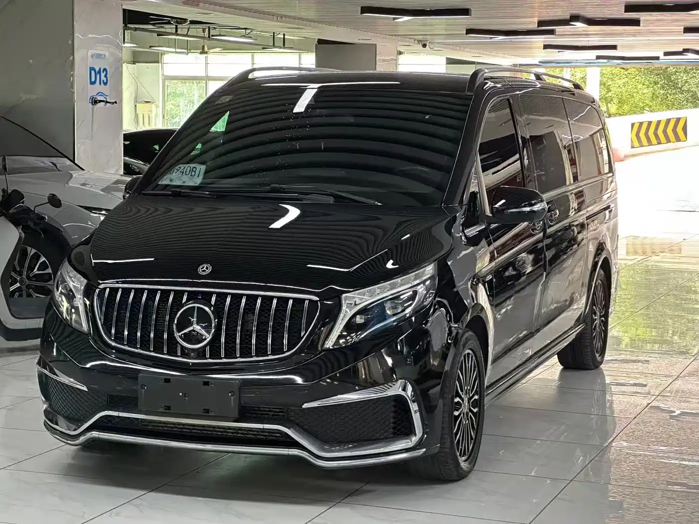 Mercedes-Benz Mercedes-Benz V-Class 2018 V 260 L Premium Long Wheelbase Edition China VI