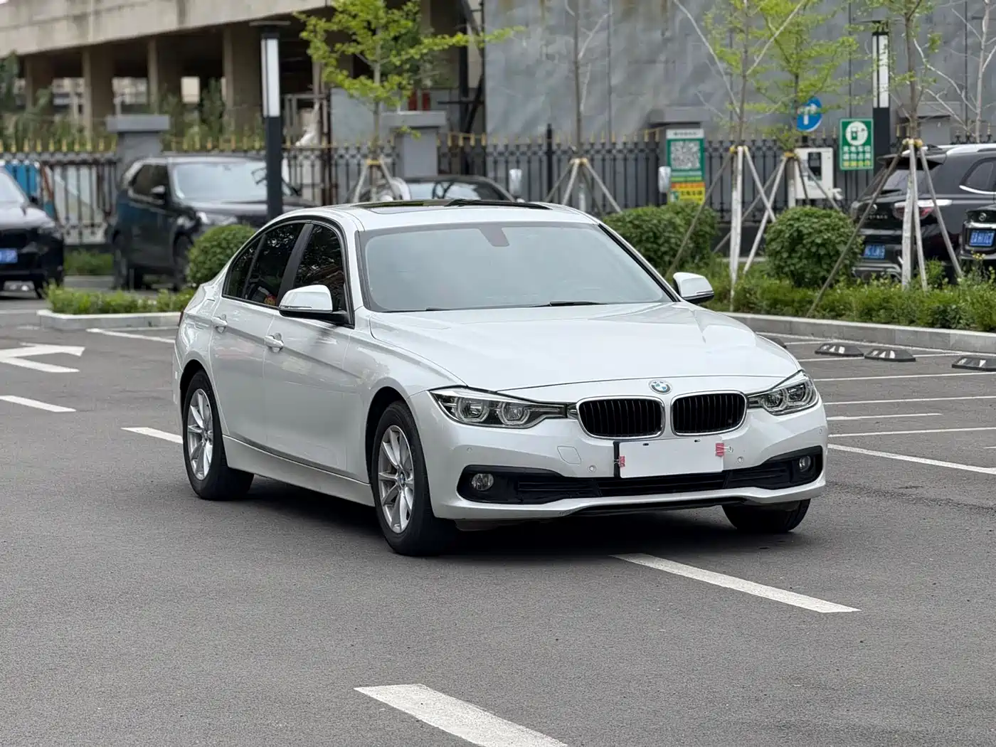 BMW 3 Series 2016 316i Fashion фото 3