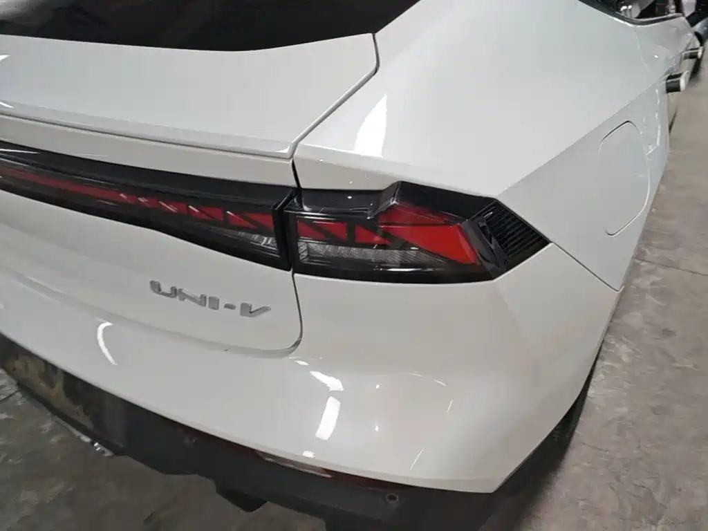 Changan UNI-V iDD 2025 2024 Blue Whale Smart iDD 136km Smart Cool