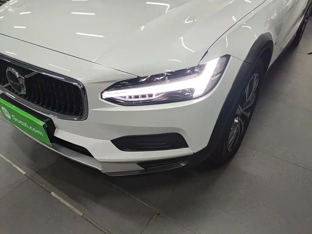 Volvo V90 2023 2023 Cross Country B5 AWD Smart Distance Edition