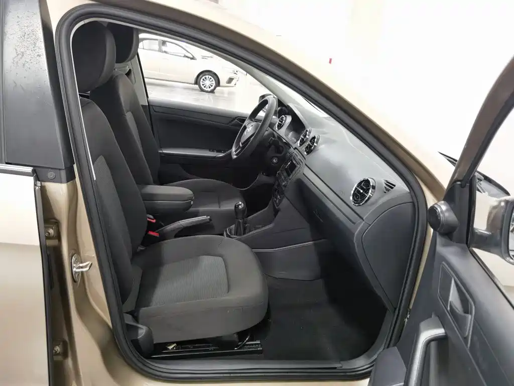 Photo 23 - Volkswagen Jetta