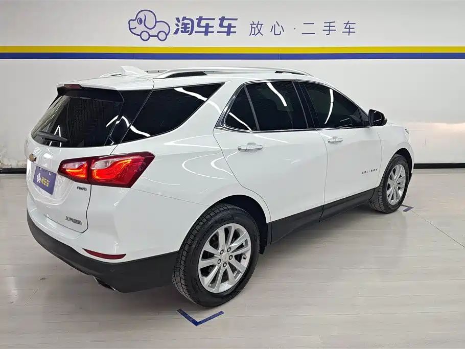 Chevrolet Equinox 2018 550T Automatic 4WD Pioneer Edition фото 3