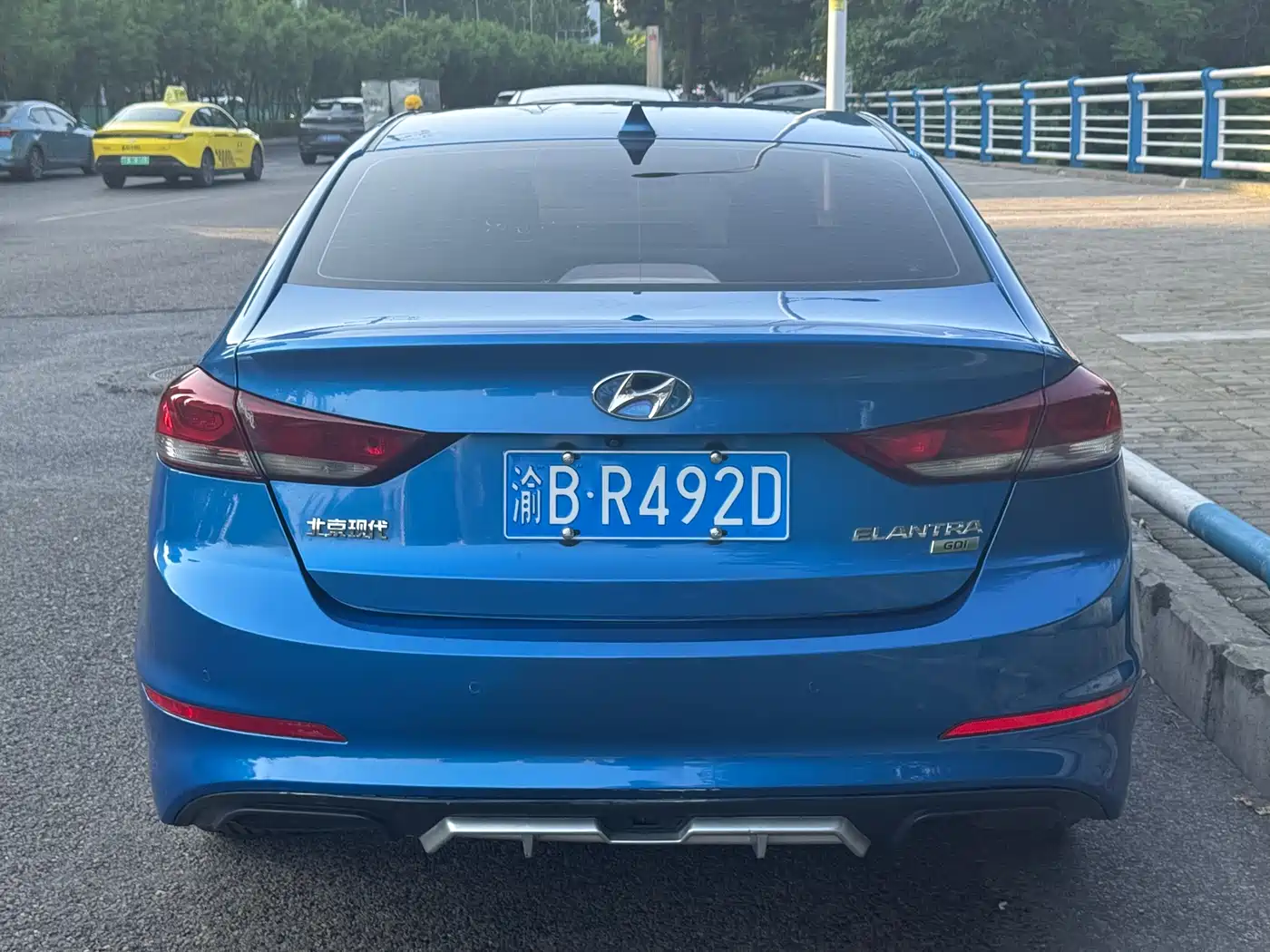 Hyundai Elantra 2016 1.6L Auto Smart·Luxury Edition фото 5