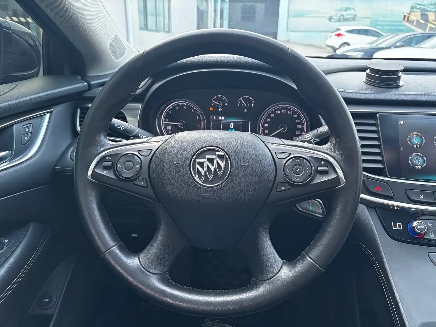 Buick LaCrosse 2018 Model 20T Elite Edition фото 8