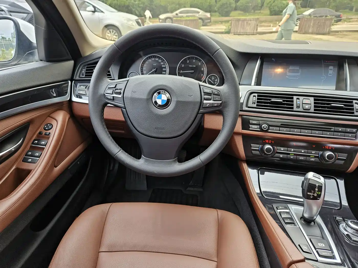 BMW 5 Series 2014 520Li Elegance фото 17