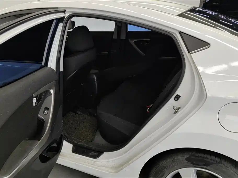 Hyundai Langdong 2013 1.6L Automatic Leading фото 11