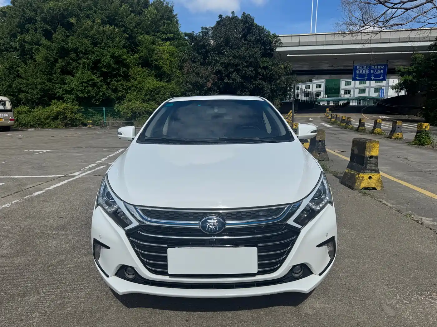 BYD Qin New Energy 2017 1.5T Premium Model фото 6
