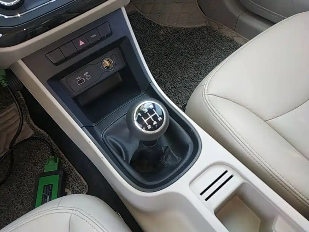 Roewe 360 2017 2017 1.5L Manual Luxury Edition