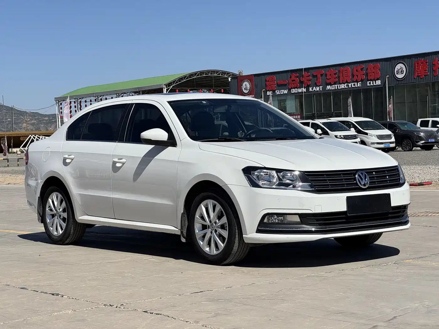 Volkswagen Lavida 2017 1.6L Automatic Comfort Edition фото 3