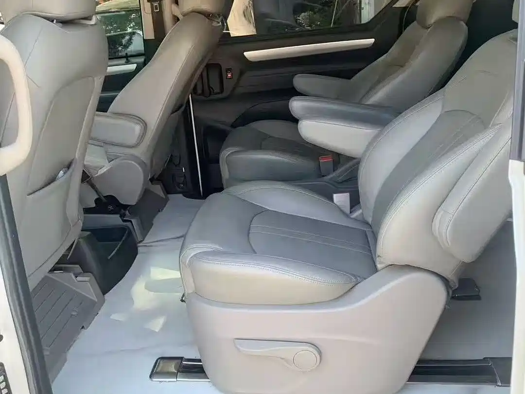 SAIC Maxus Maxus G10 2022 2.0T Auto Elite Edition Petrol 7-Seater фото 6