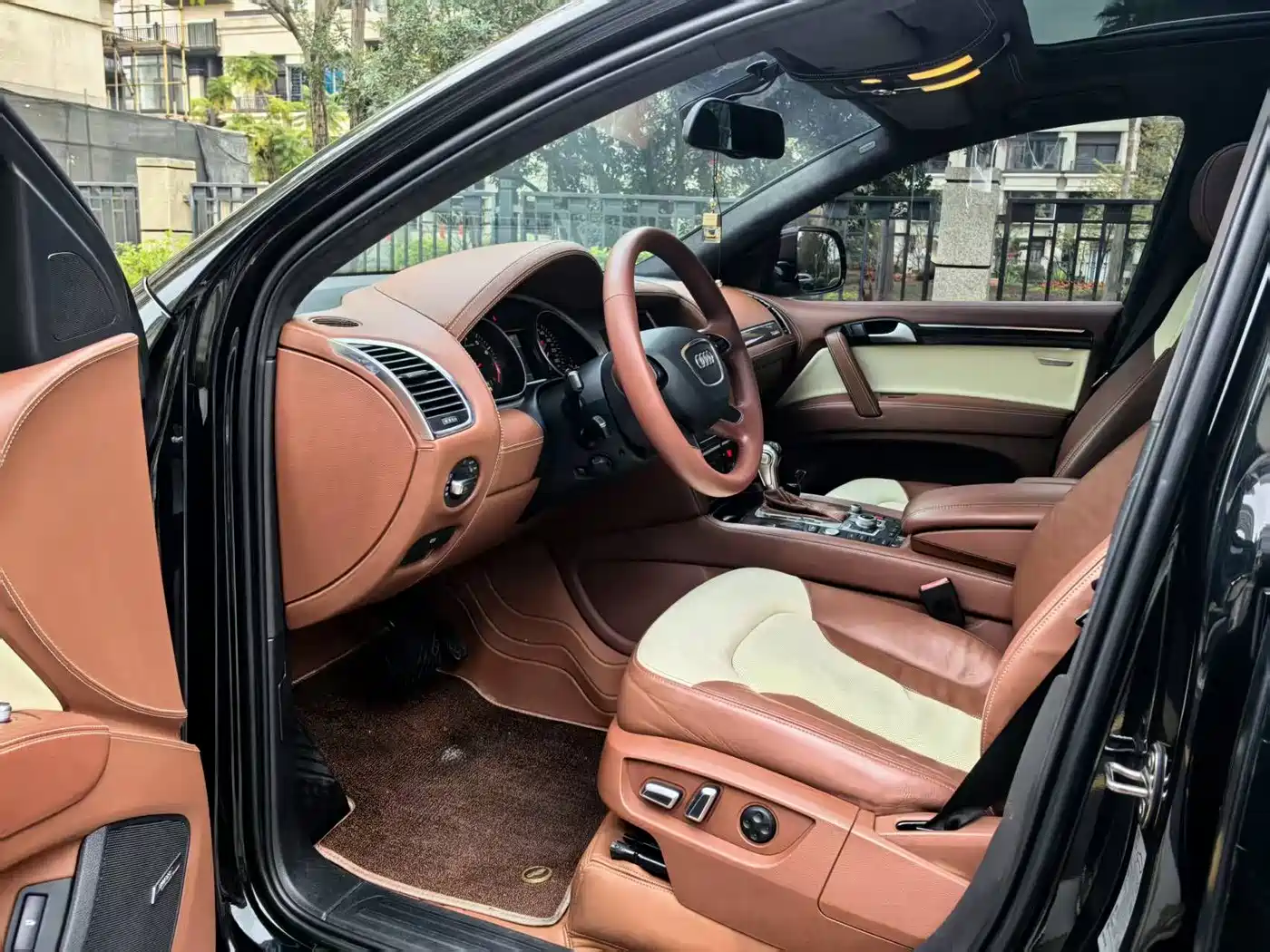 Фото 5 - Audi Q7