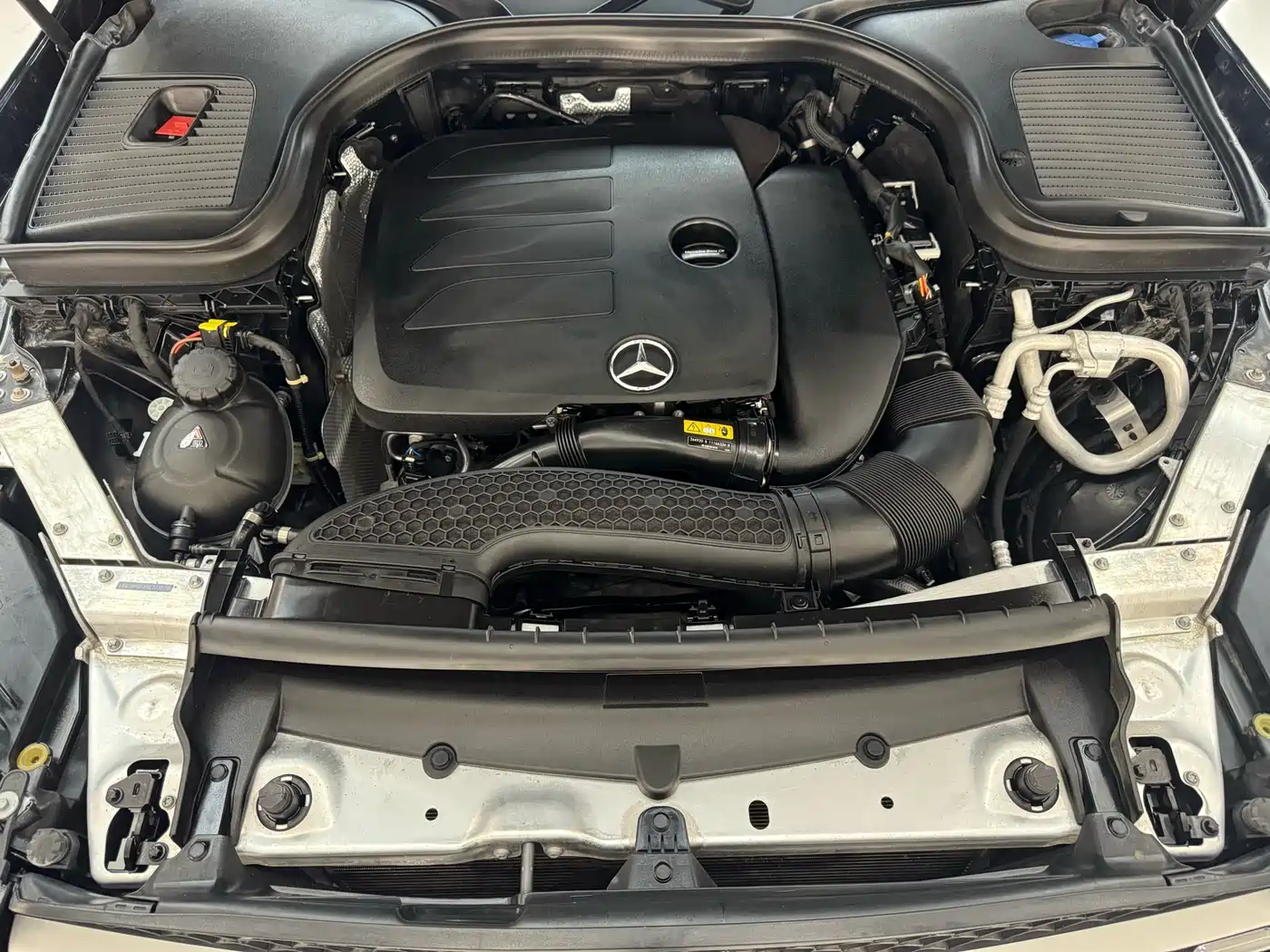 Mercedes-Benz GLC 2022 Facelift GLC 260 L 4MATIC Dynamic фото 9