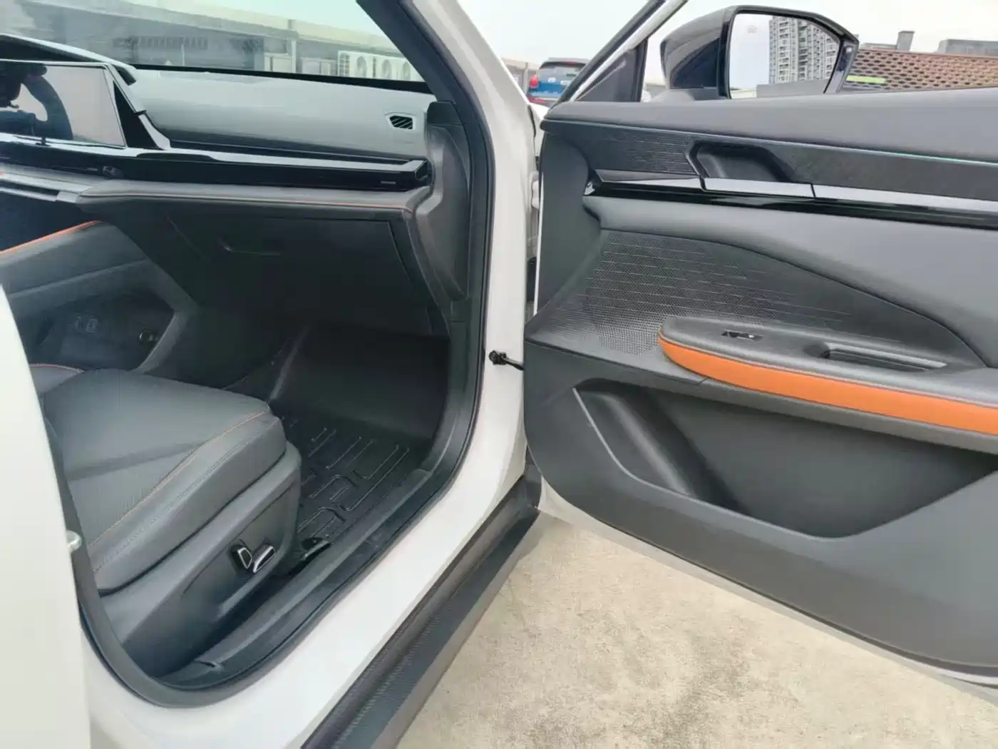 CHANGAN UNI-V