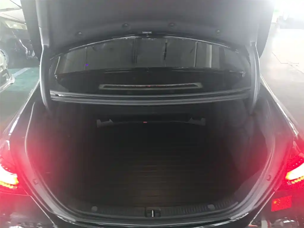 Mercedes-Benz E-Class 2023 Facelift E 300 L Premium фото 19