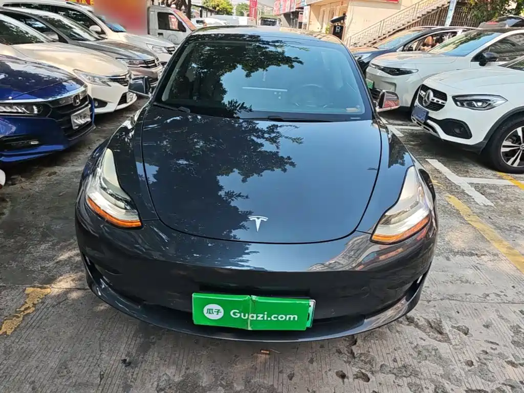Фото 3 - Tesla Model 3