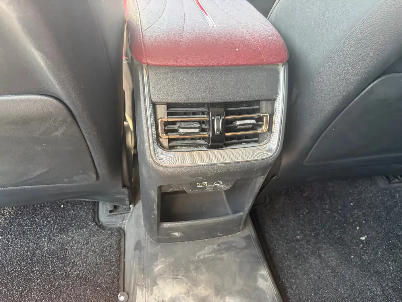 Hongqi H5 2023 1.5T DCT Smart Connect Joy Edition фото 8