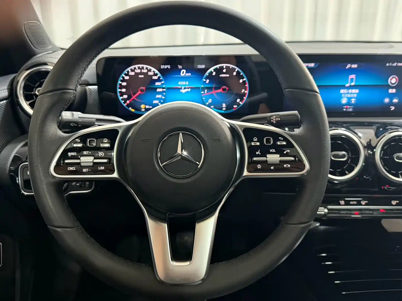 Mercedes-Benz A-Class 2022 A 180 L Sport Sedan фото 7