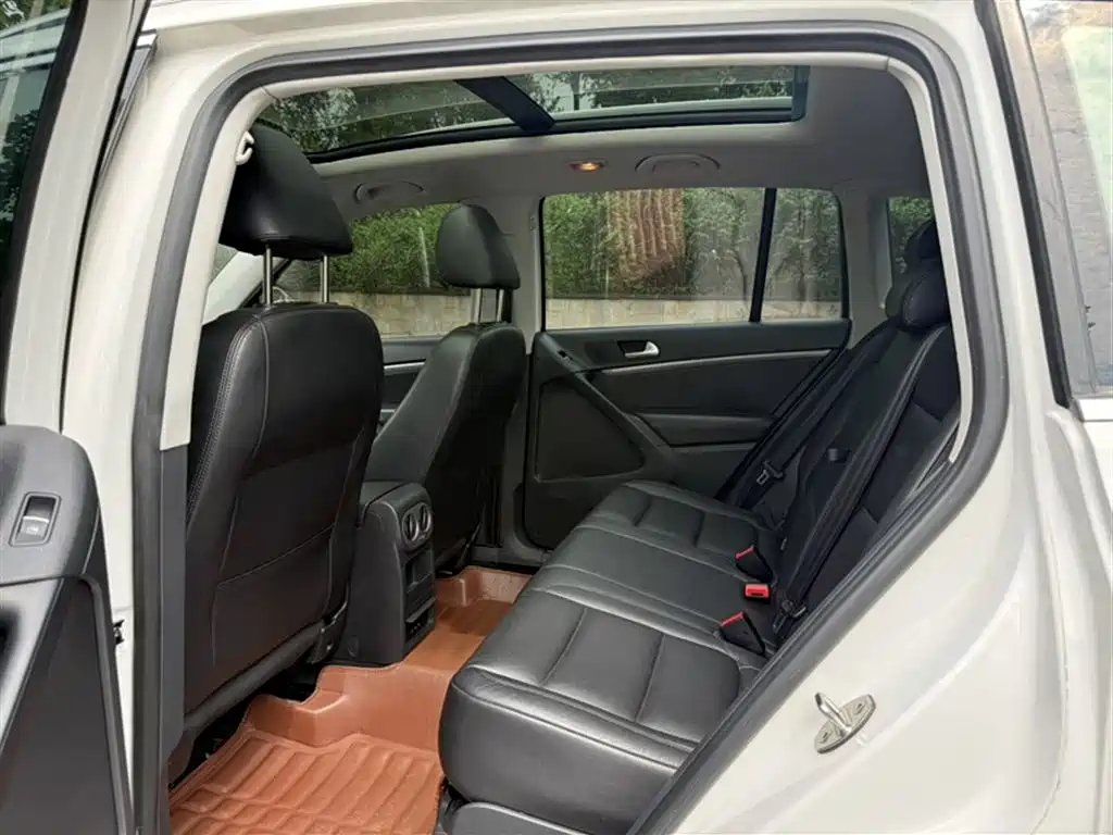 Volkswagen Tiguan 2015 1.8TSI Automatic 2WD Highline фото 16