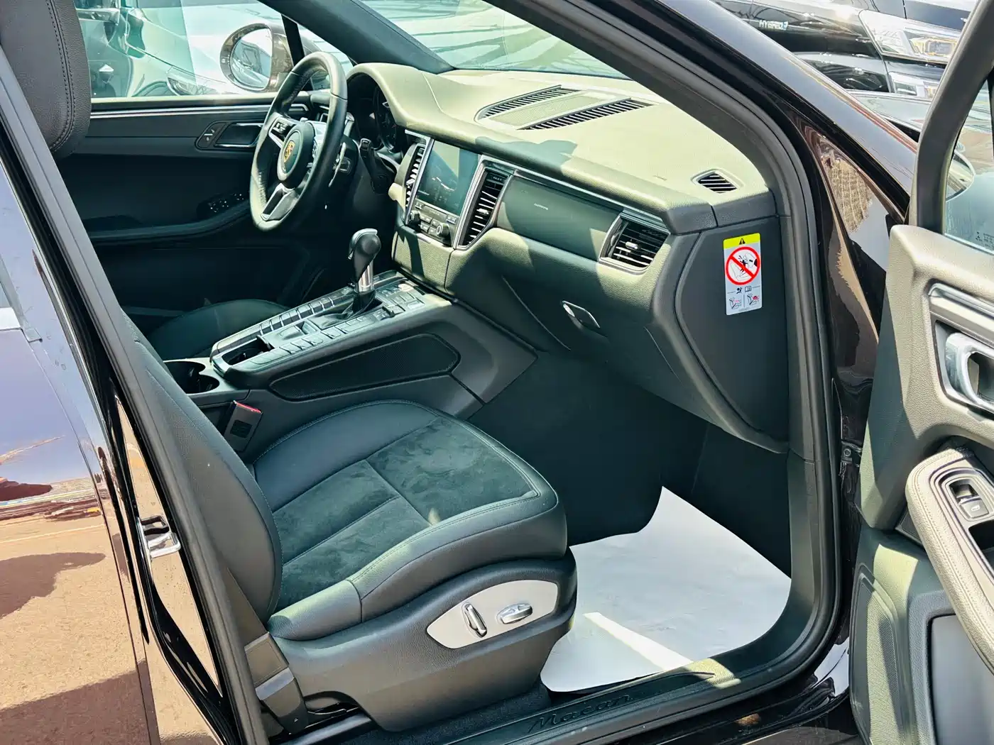 Porsche Macan 2017 Macan 2.0T фото 22