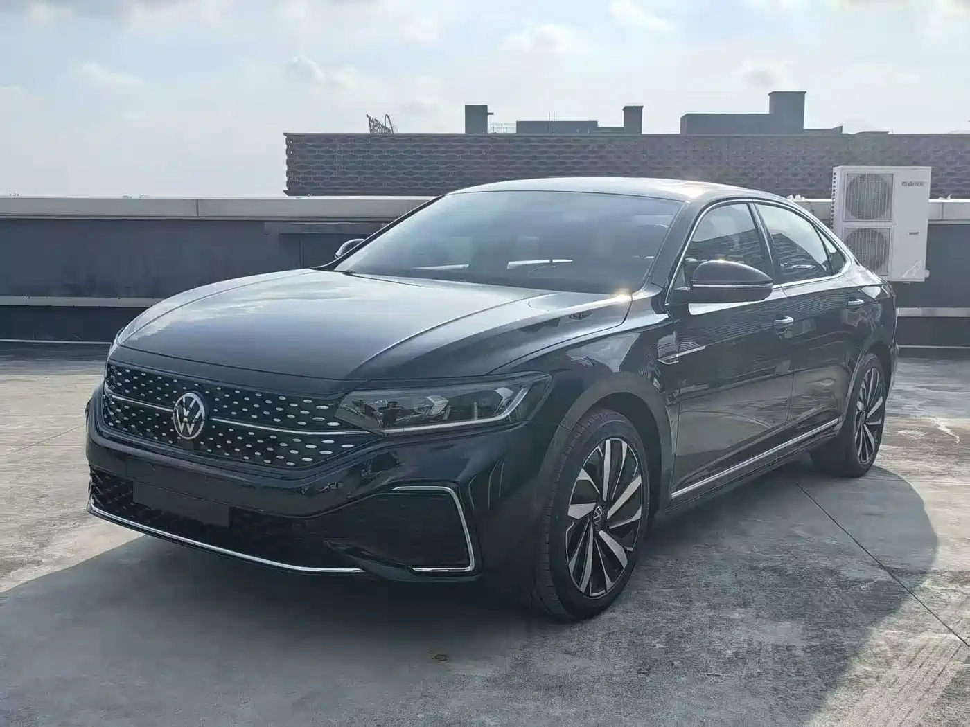 Volkswagen Passat 2022 330TSI Starlight Luxury Edition
