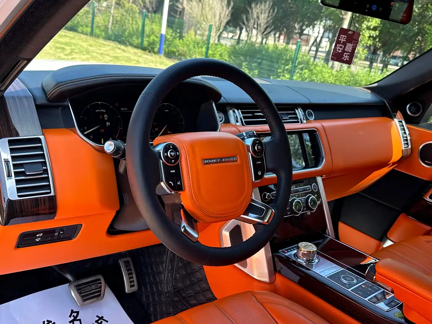 Land Rover Range Rover 2015 3.0 SC V6 Vogue SE Genesis Extended Edition фото 9