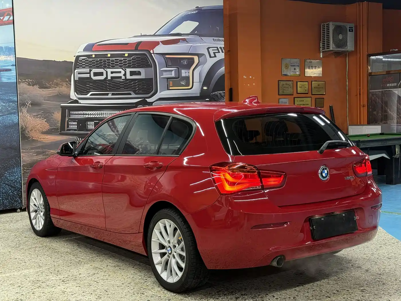 BMW 1 Series (Import) 2015 120i Leading фото 7