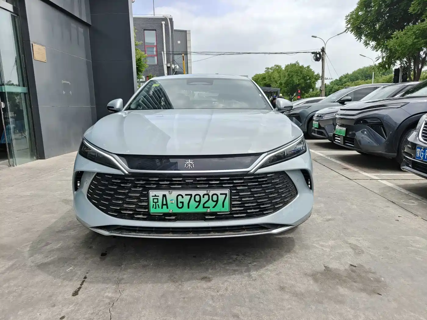 BYD Qin L 2025 DM-i Smart Drive Edition 120KM Excellence Type фото 2