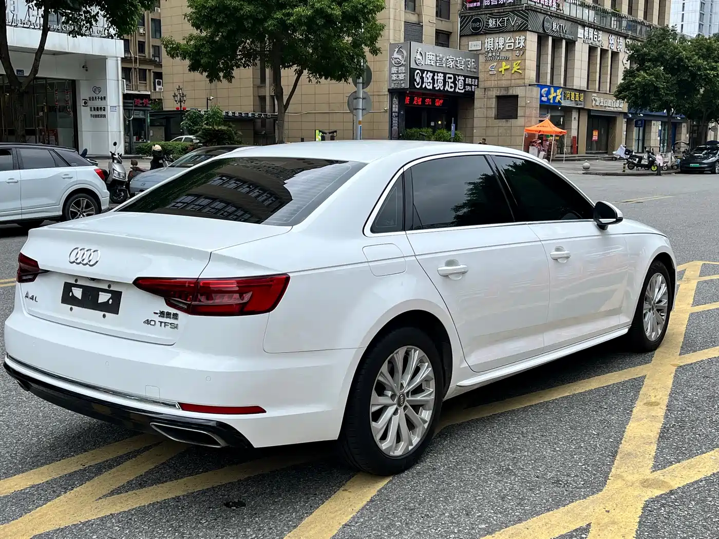 Audi A4L 2018 30th Anniversary 40 TFSI Fashion фото 13