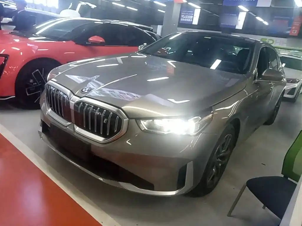 BMW i5 2025 eDrive 35L Luxury Package фото 2