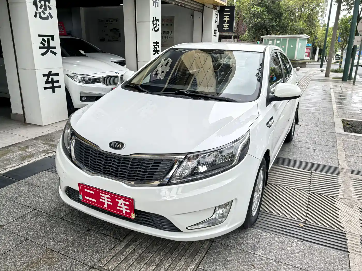 Kia K2 2012 Sedan 1.4L MT GLS Commemorative Edition фото 4