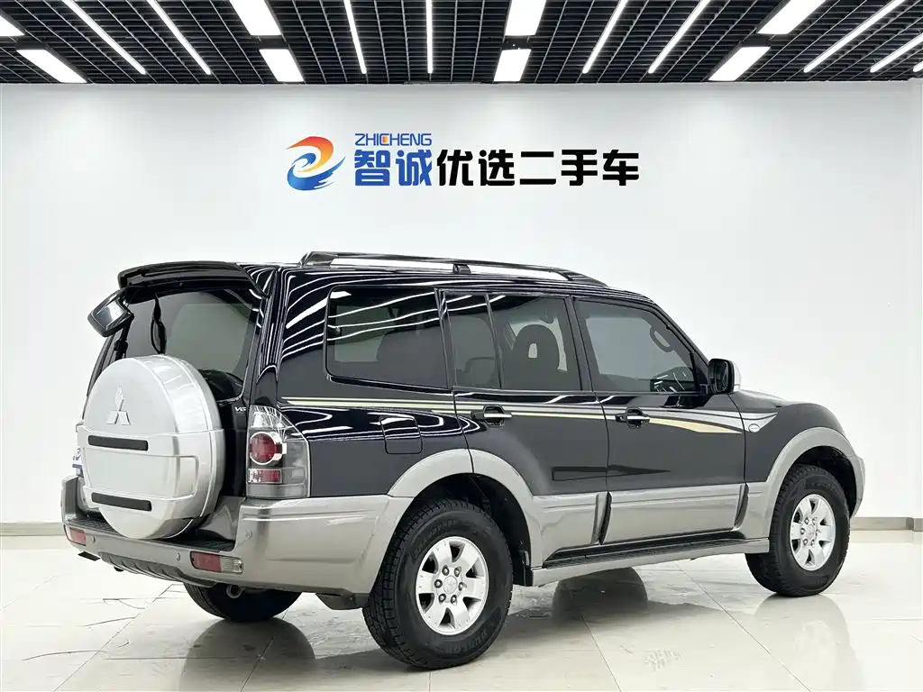 Mitsubishi Pajero 2011 Mitsubishi Pajero V73 3.0L AT GLS фото 19