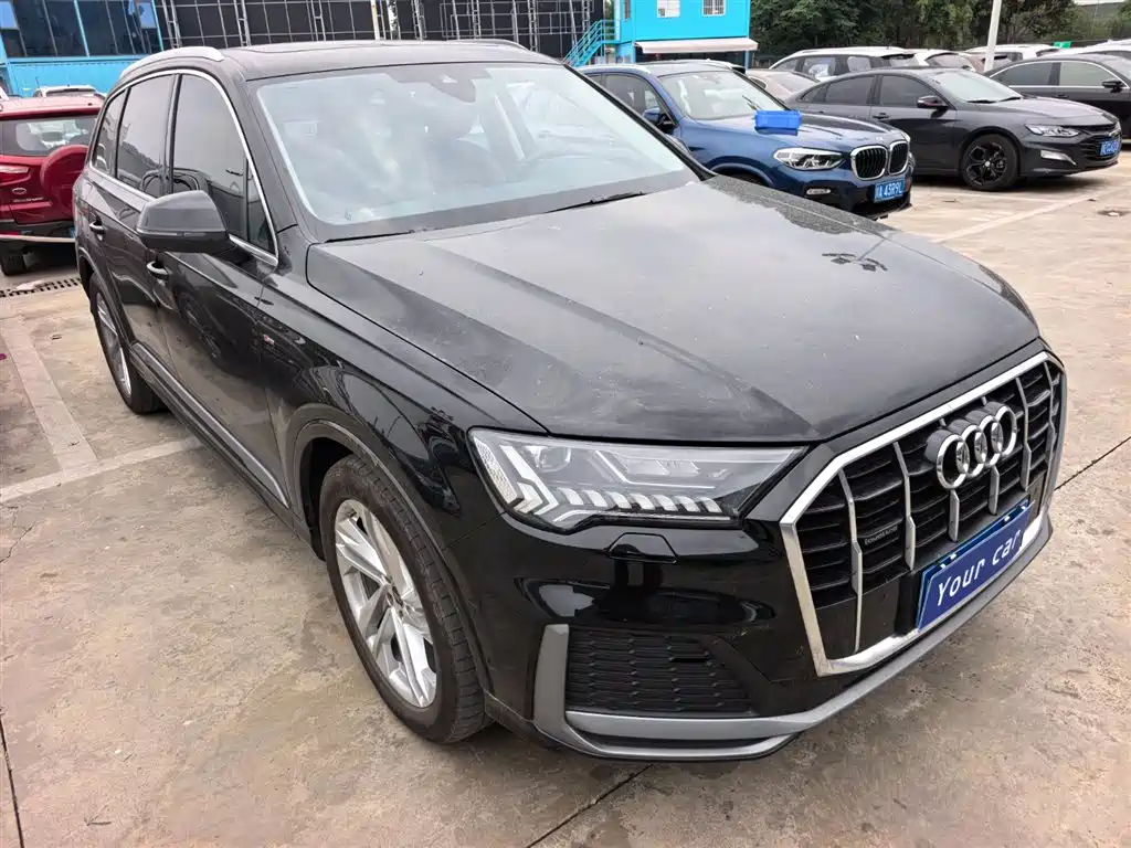Audi Q7 2024 45 TFSI quattro S line Sport фото 3