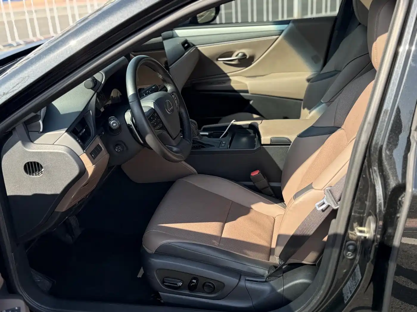Lexus ES 2025 2025 300h Ultimate Edition