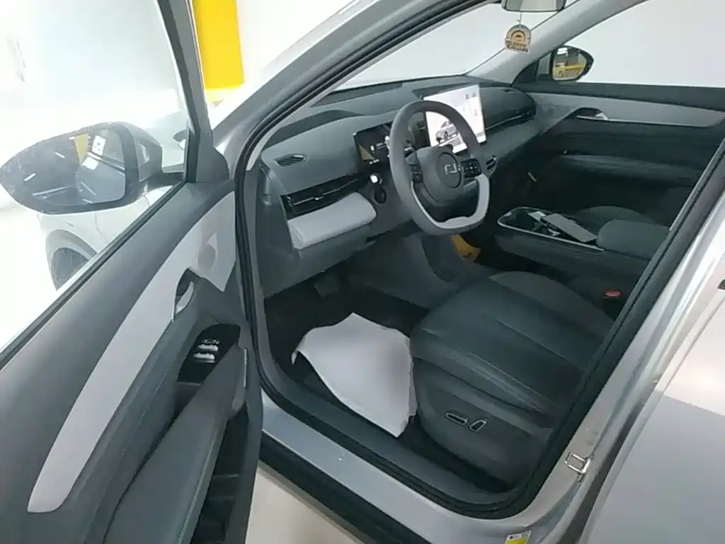 Photo 16 - Besturn Yueyi 03